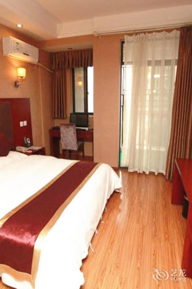 Helun Hotel Чэнду Экстерьер фото