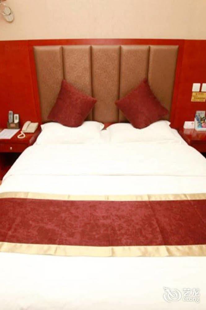 Helun Hotel Чэнду Экстерьер фото